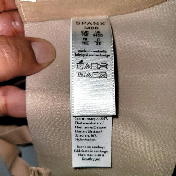 34DD SPANXsmooth Suit Your Fancy Convertible Strapless Bra - Picture 6 of 6